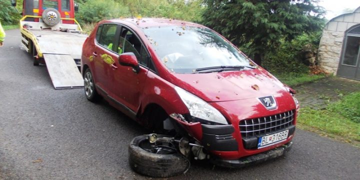 Dopravná nehoda Peugeot 3008 v obci Horna