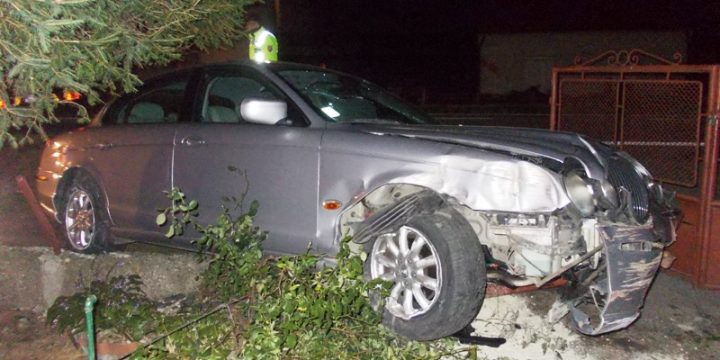 Dopravná nehoda vozidla Jaguar v Pozdišovciach