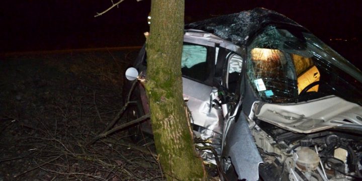 Dopravná nehoda vozidla Peugeot 308 pred obcou Zbudza